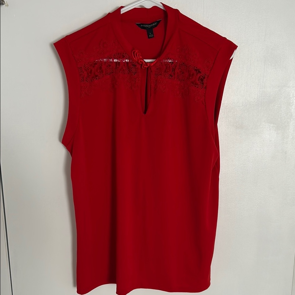 Banana Republic Red Sleeveless Blouse with Boxy Fit and Mandarin Collar